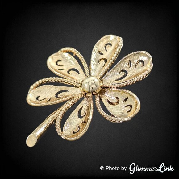 Vintage Six Petal Flower Swirls Textured Gold Tone Brooch - Picture 3 of 6